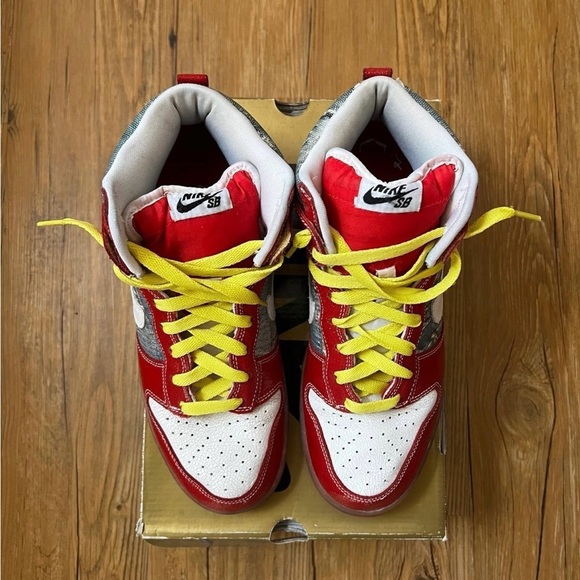 Nike SB Shoe Goo dunks - Picture 3 of 4